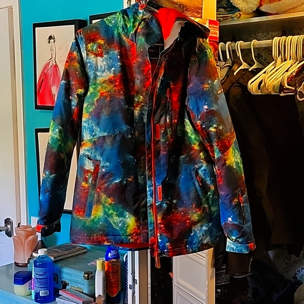 Brand: Gsou Snow. Size: Medium. Color:Glalaxy print with a salmon interior